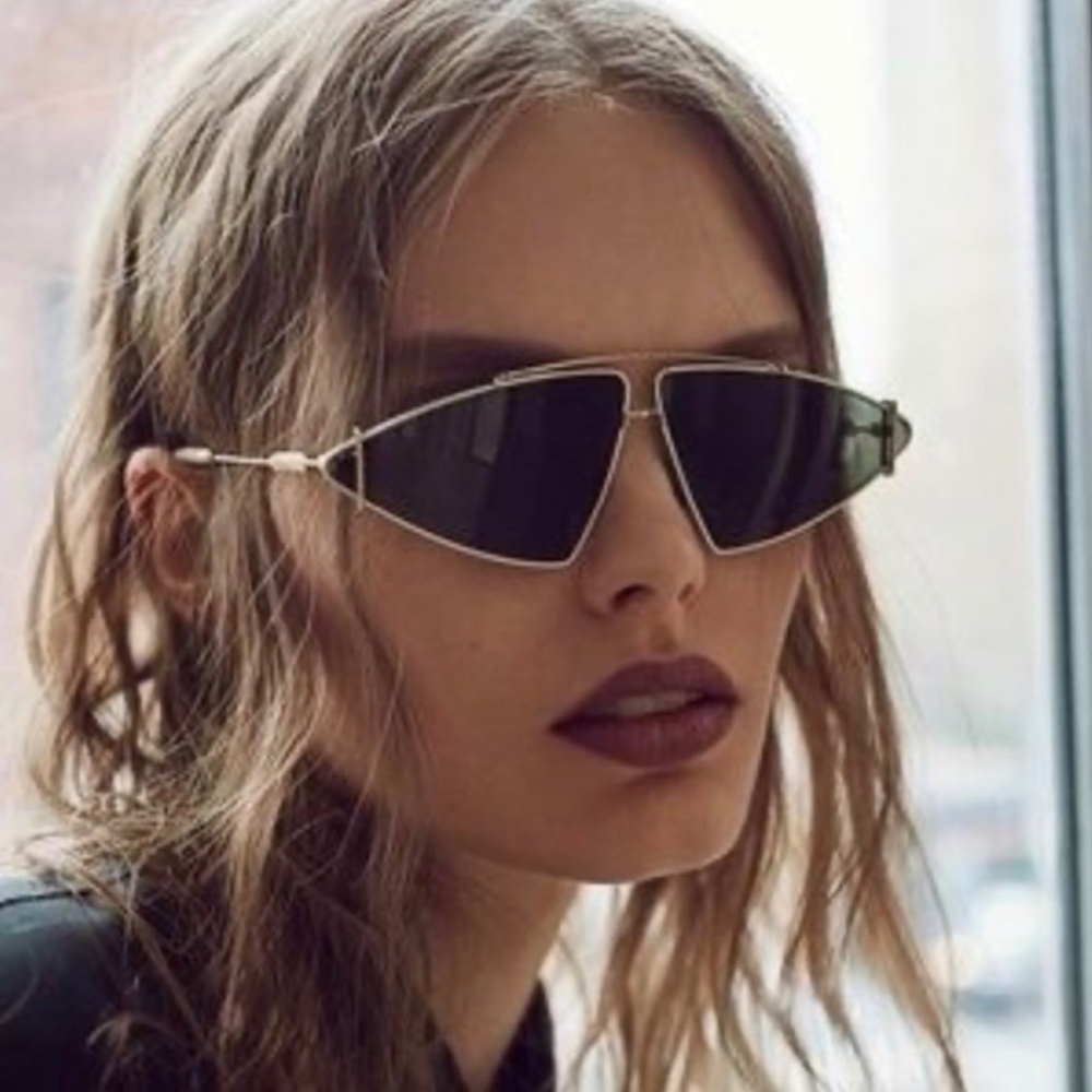 NEW Burberry BE3111 Gold Sunglasses with Black Gradient Lenses
